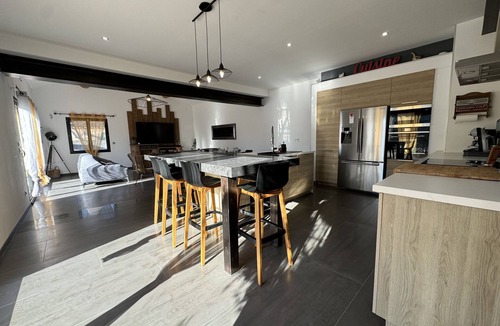 Beaucaire Villa | vacation rental with pool Beaucaire LS3-450