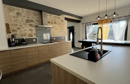 Beaucaire Villa | vacation rental with pool Beaucaire LS3-450