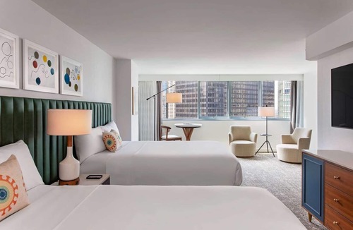Downtown Chicago Resort | Vacation Starts Here! Near Chicago Riverwalk and The River Theater, Pets Allowed
