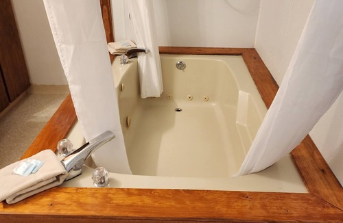 Coos Bay House | Vacation unit B.Large family unit