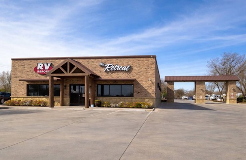 Lubbock House | Vacation Vibes Without the Drive/ Pools + Cozy RV Getaway + Great Amenities