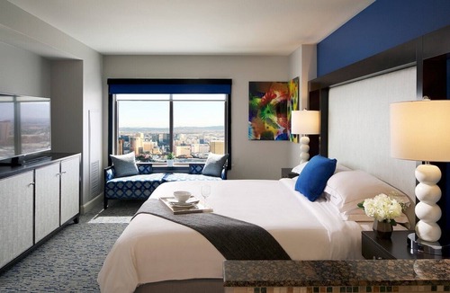 Las Vegas Strip Resort | Vacation, Work, or Conference on the Boulevard