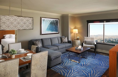 Las Vegas Strip Resort | Vacation, Work, or Conference on the Boulevard