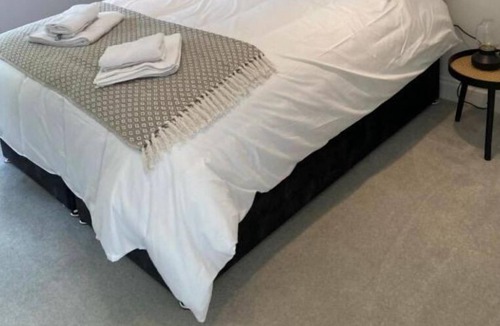 Navestock House | Vacational Bungalow - Oak Lodge