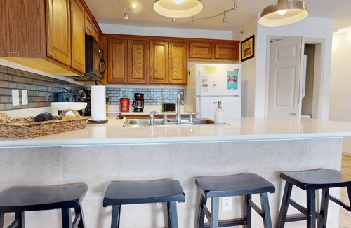New Braunfels Condo | Vacationers Paradise in the Heart of NB -WW J203 *Free Tubes with Rental*