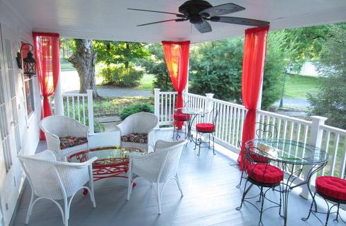Ulster Park Hotel | VacationHouse