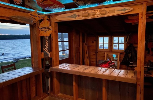 L'Anse Cabin | Vacationing @ "HERE ON THE BAY"