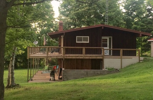 L'Anse Cabin | Vacationing @ "HERE ON THE BAY"