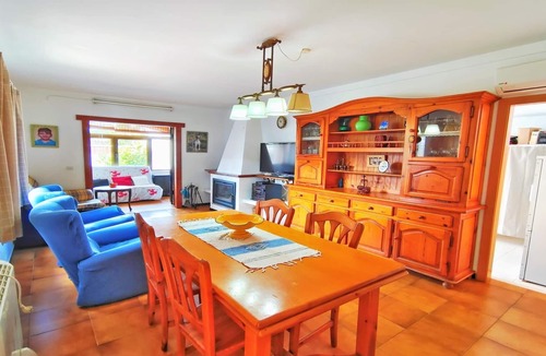 L'Escala Villa | VACAY L’Escala Villa Emily Terrace Riells Beach