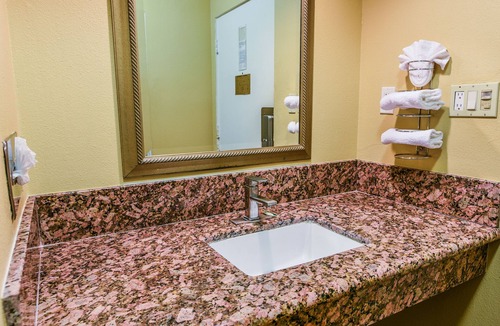 Alamitos Beach Hotel | Vagabond Inn Long Beach