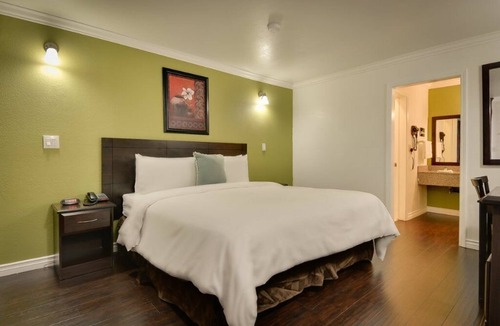 Central San Pedro Hotel | Vagabond Inn San Pedro