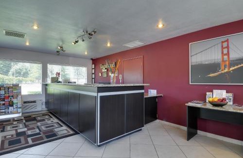 Snail Hotel | Vagabond Inn Sunnyvale