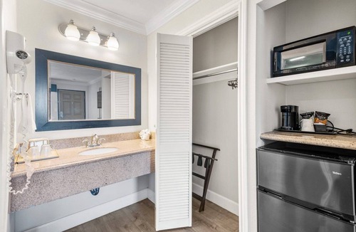 East Whittier Hotel | Vagabond Inn Whittier
