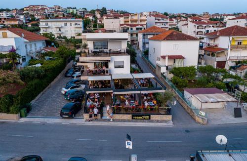 Okrug Gornji Apartment | Vagabundo beachfront apartment 2 - Luxury - Sea views - Free parking
