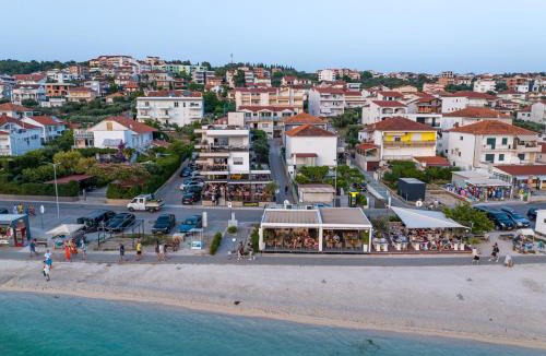 Okrug Gornji Apartment | Vagabundo beachfront apartment 1 - Luxury - Sea views - Free parking