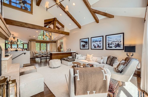 Vail House | Vail Row-House #7, 303 Gore Creek Dr -Vail Village! Next to Bridge St, 2 Parking Spots