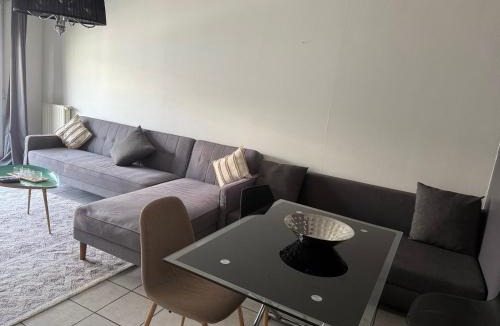 Gorge de Loup Apartment | Vaise