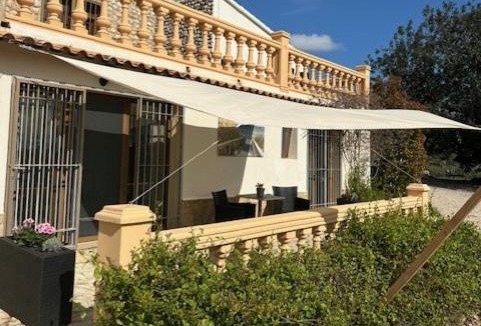 Calig Apartment | Vakantiestudio Vila Girasoles