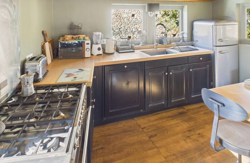 Les Eyzies House | Valley View – Large house for 10 – Pool