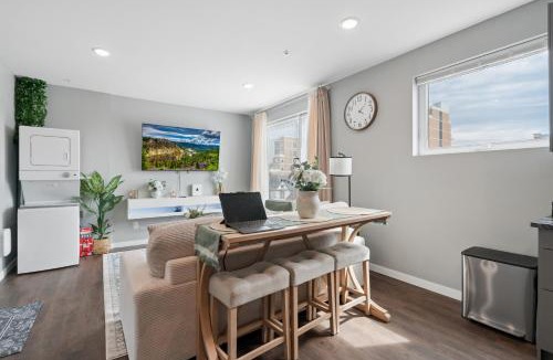 Minneapolis Apartment | Valclyde Elevated Urban Haven