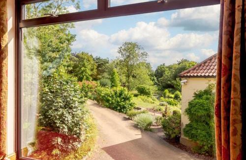 Hollesley Apartment | Vale View