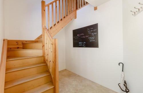 Hollesley Apartment | Vale View