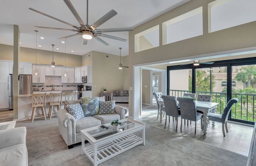 Pelican Bay House | Valencia in Pelican Bay