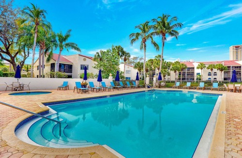 Pelican Bay House | Valencia in Pelican Bay