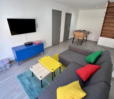 Anzin House | ValenStay - Maison groupes ou famille - Netflix