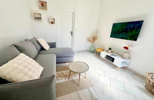 Anzin Apartment | ValenStay - T2 Pro - Fibre & Bureau - Tram Gare