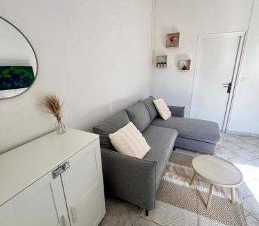 Anzin Apartment | ValenStay - T2 Pro - Fibre & Bureau - Tram Gare