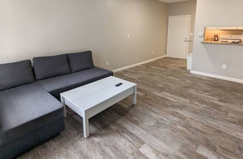 Reseda Apartment | Valerio · Cozy 1B/1B: Centrally Located