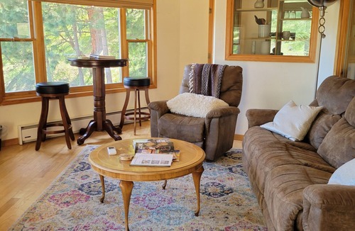 Medford Cottage | Valhalla Cabin in Nelson Meadows