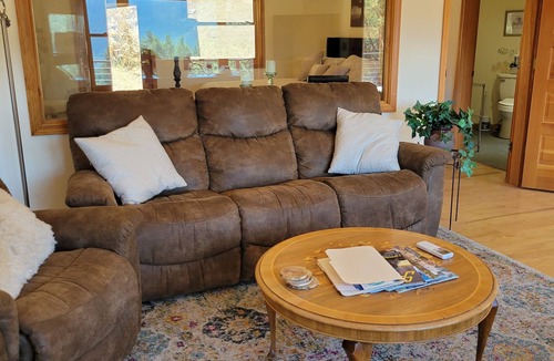 Medford Cottage | Valhalla Cabin in Nelson Meadows