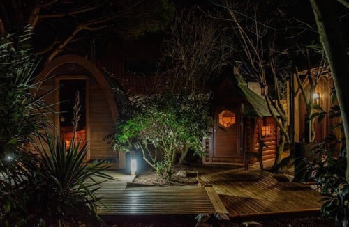 Zuydcoote Cabin | Valhalla Lodge with Dinner and Breakfast Included