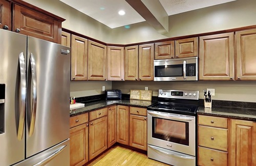 Oakland House | Valhalla on Mystic Creek | Hot Tub, Great Location!