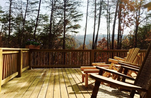 Mentone Cabin | VALKYRIE Secluded Romantic River Cabin River and Mountain Views Log/Stone Cabin