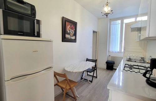 Bagneres-de-Luchon Villa | Vallée du Lys de la Villa Ilixon, spacious apartment, wifi, parking, pool table