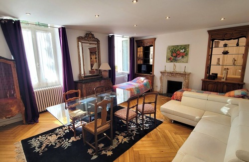 Bagneres-de-Luchon Villa | Vallée du Lys de la Villa Ilixon, spacious apartment, wifi, parking, pool table