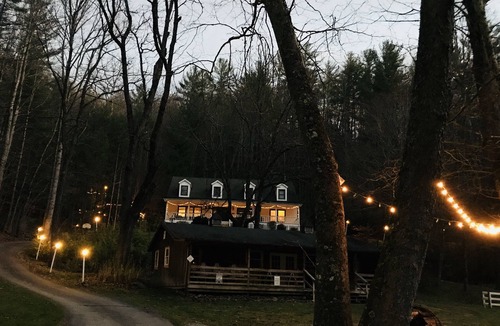 Boone Cabin | Valle Crucis Farm
