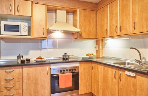 Sant Andreu Apartment | Valles 1º1 · 1h - One Bedroom Apartment, Sleeps 2