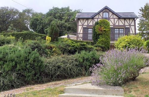 Saint-Leonard House | Valleuse