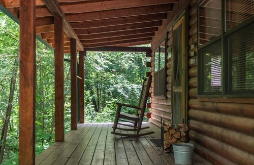 Ponca Condo | Valley Dream Cabin - A Romantic Couples Cabin w/Jacuzzi