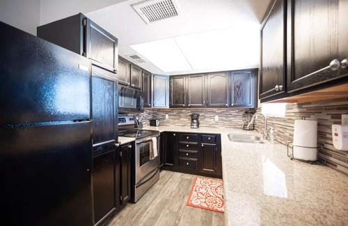 Henderson House | Valley Forge · 35% Off Fall Special - Charming 2 Bedroom House