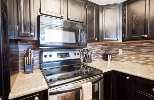 Henderson House | Valley Forge · 35% Off Fall Special - Charming 2 Bedroom House