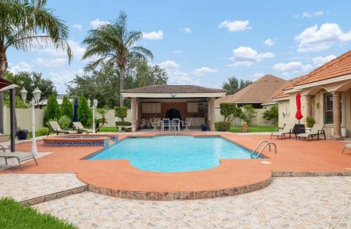 Mission House | Valley Getaway! Pool House