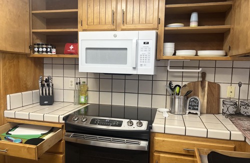 Turlock House | Valley Getaway: Spacious Home Perfect for Groups