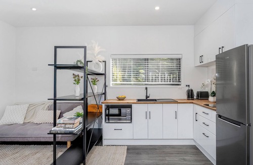 Kuaotunu House | Valley Hideaway - Kūaotunu Holiday Cabin