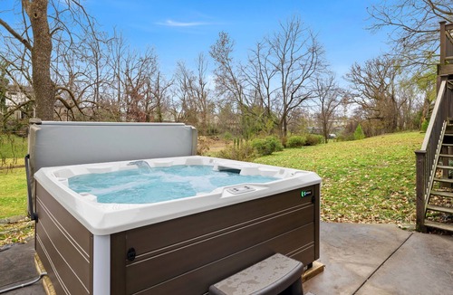 Downtown House | Valley House-Walk to Downtown-Outdoor Oasis-HotTub