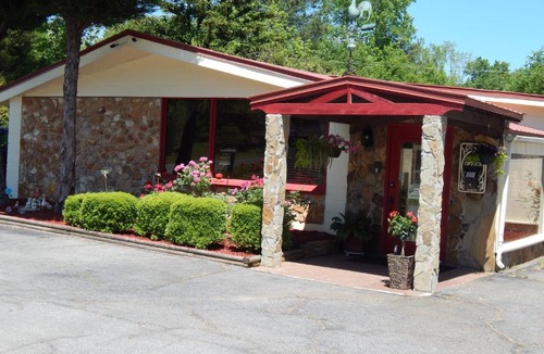 Pine Mountain Valley Hotel | Valley Inn - Hamilton Ga